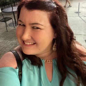 Meet your Posher, Laura